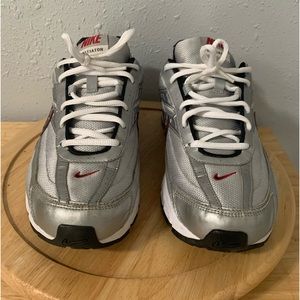 Nike initiator Metallic Silver Men’s size 10 **No Box**